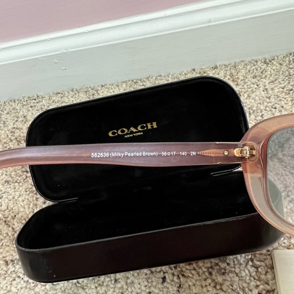 Coach signature Sunglasses style HC 8299 (L1142) - Picture 6 of 6